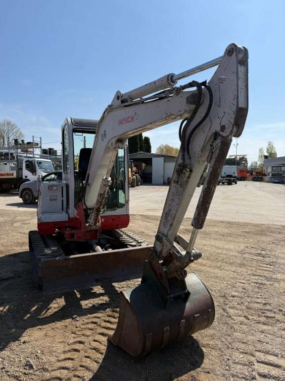 Takeuchi TB 135 Photo 2