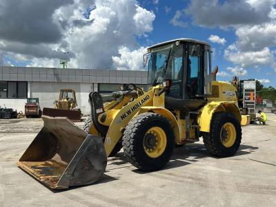 New Holland W110 Photo 1