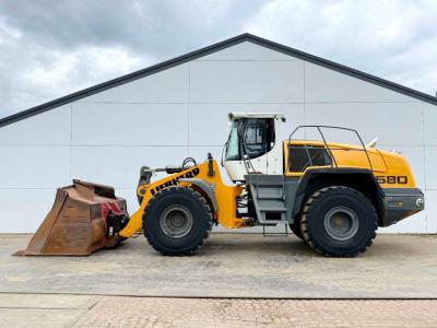 Liebherr L580 - Quick Coupler / 4 Good Tyres! sold by Boss Machinery