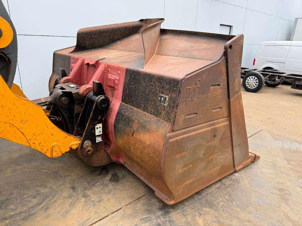 Liebherr L580 - Quick Coupler / 4 Good Tyres! Photo 16