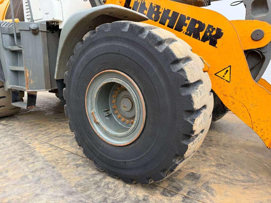 Liebherr L580 - Quick Coupler / 4 Good Tyres! Photo 28