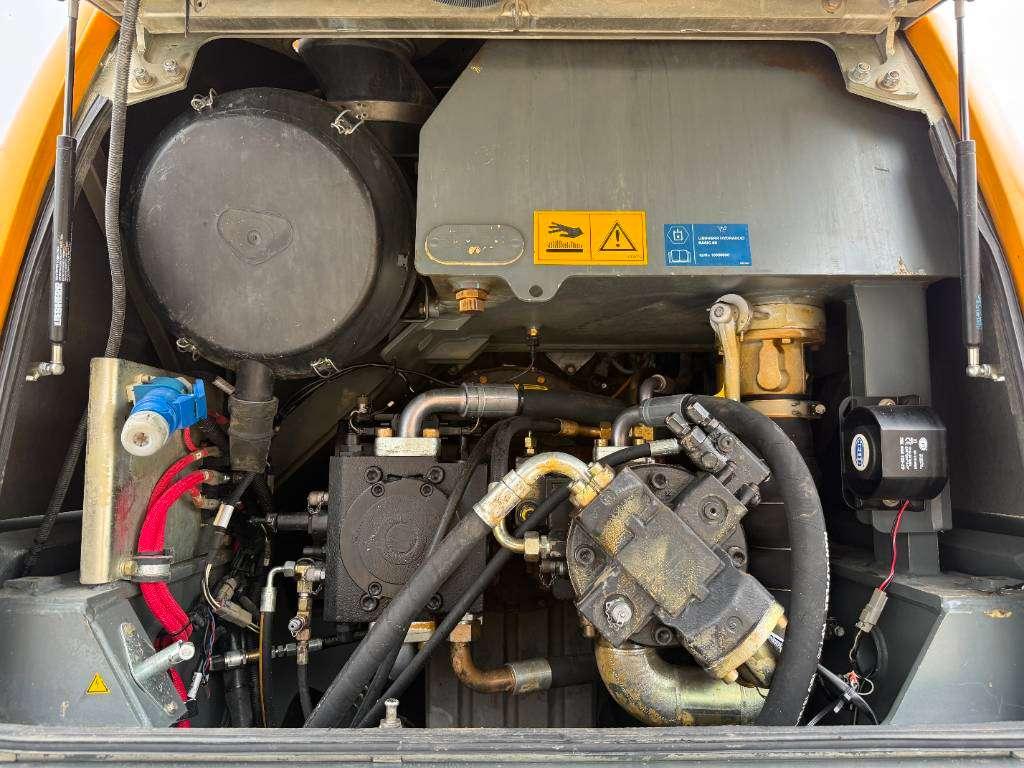 Liebherr L580 - Quick Coupler / 4 Good Tyres! Photo 29