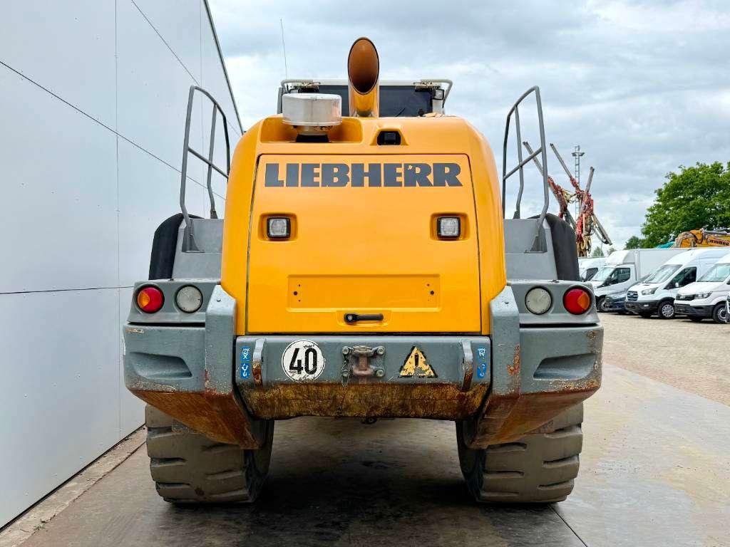 Liebherr L580 - Quick Coupler / 4 Good Tyres! Photo 4