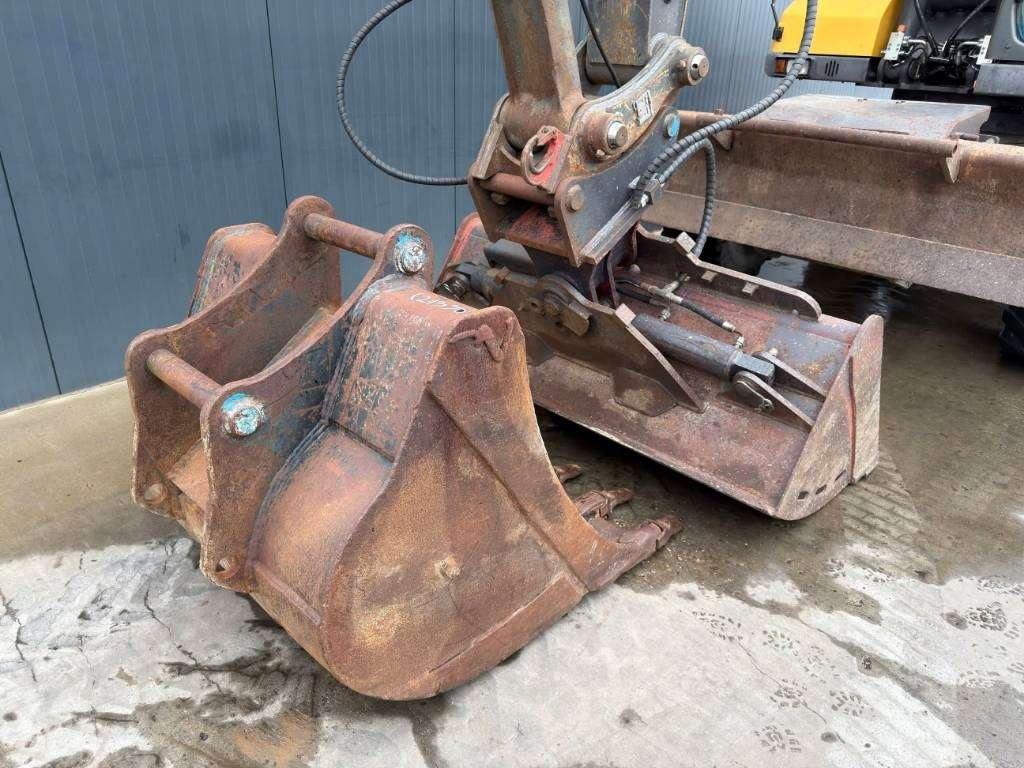 Volvo EW160D Photo 18
