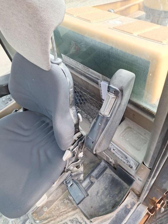 Case 721C Photo 7