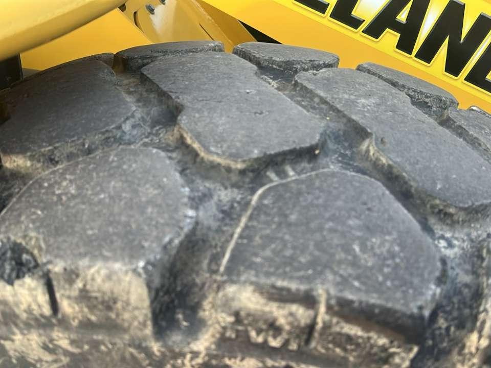 New Holland W 110 B Photo 9