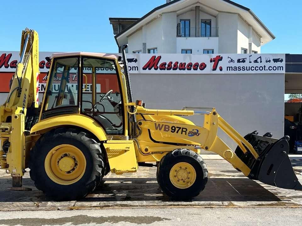 Komatsu WB97R Photo 17