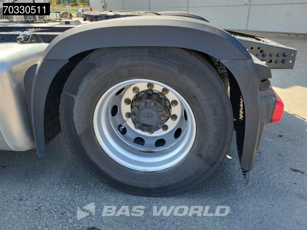 Mercedes-Benz Actros 1851 4X2 BigSpace 2x Tanks M.O.T. Photo 17