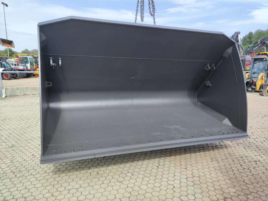 Lameter Loader bucket Photo 1