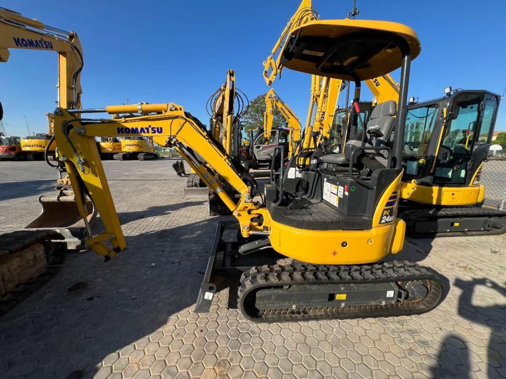Komatsu PC24MR-5 Photo 4