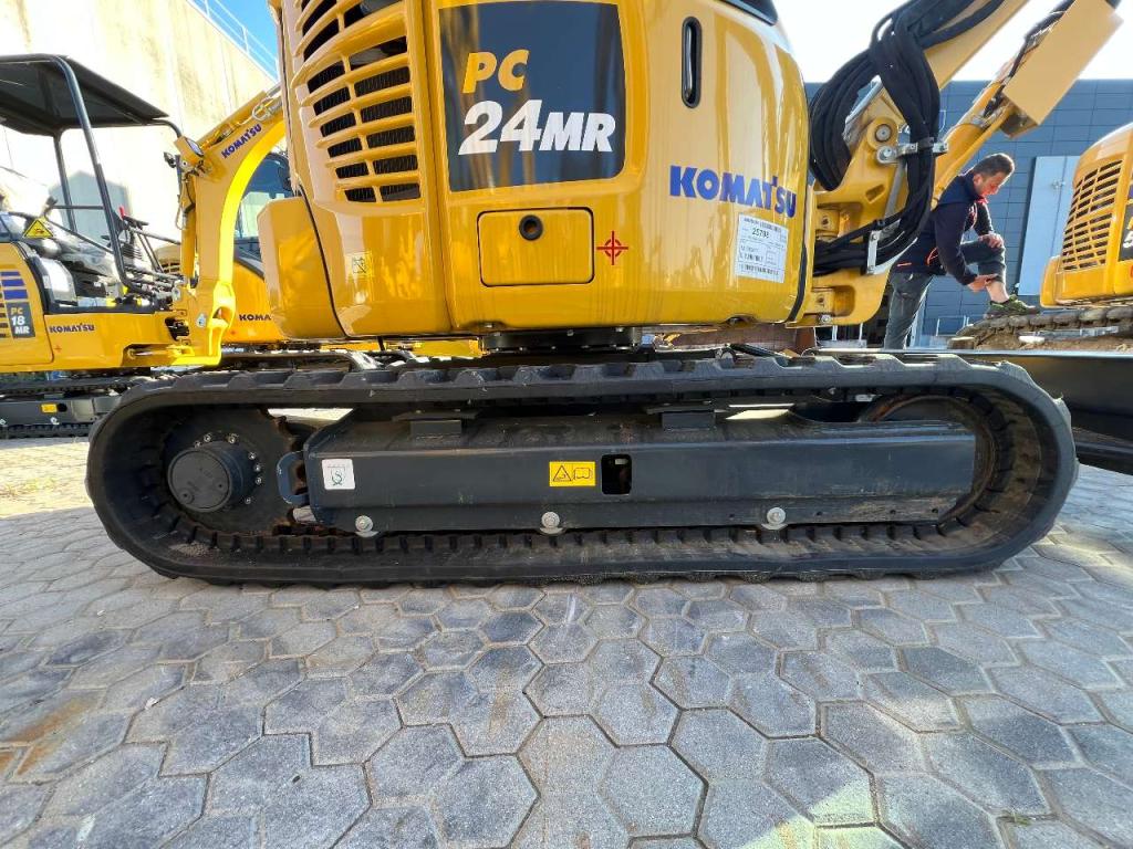 Komatsu PC24MR-5 Photo 9