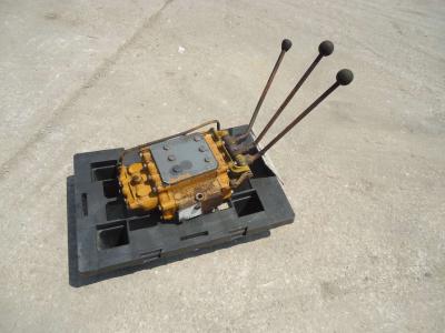 Hydraulic distributor for Fiat Allis FL4C-D-L- sold by OLM 90 Srl