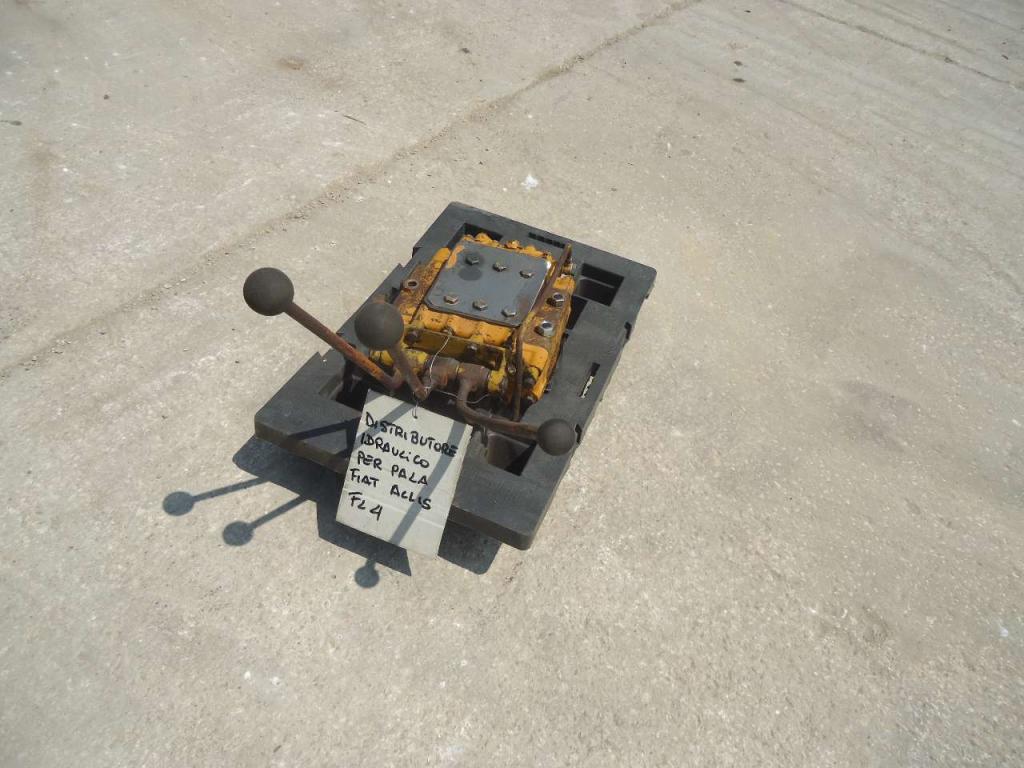 Hydraulic distributor for Fiat Allis FL4C-D-L- Photo 4