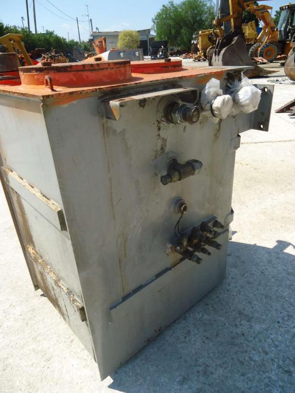 Oil tank for Fiat Kobelco 235 Photo 3