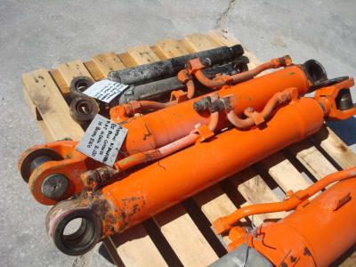 Lifting piston for Fiat Hitachi W130 sold by OLM 90 Srl