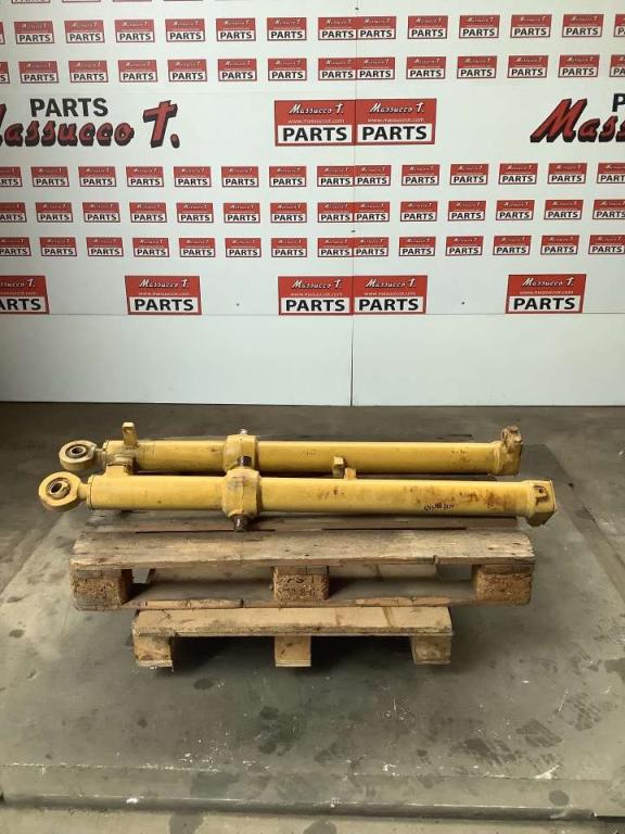 Lifting piston for Fiat Hitachi FD 145 Photo 1