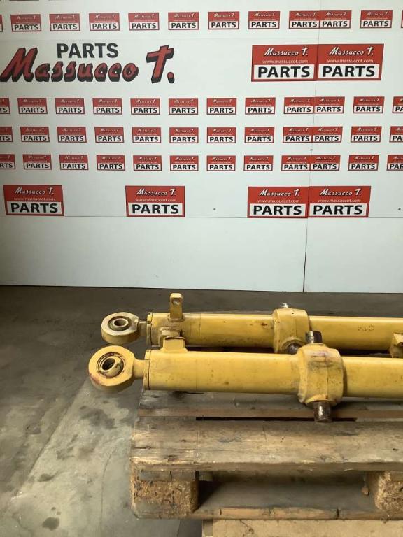 Lifting piston for Fiat Hitachi FD 145 Photo 2