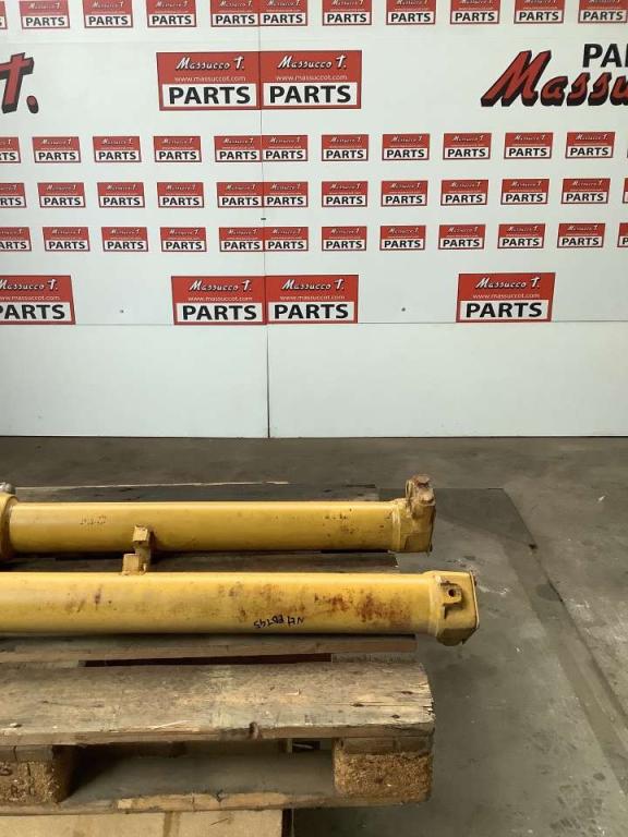 Lifting piston for Fiat Hitachi FD 145 Photo 3