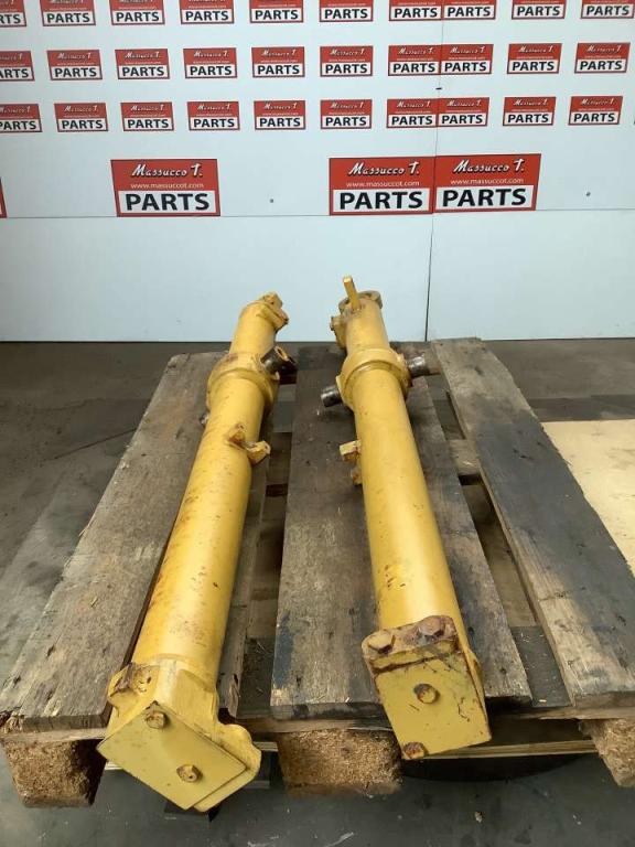 Lifting piston for Fiat Hitachi FD 145 Photo 4