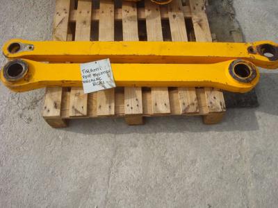 Tie rods and bucket closing brackets for per Muletto Mecalac 8CXI sold by OLM 90 Srl