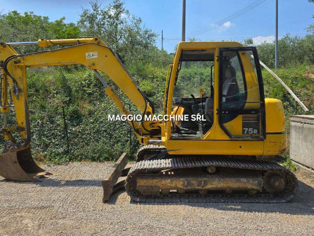 Komatsu PC75-R Photo 1