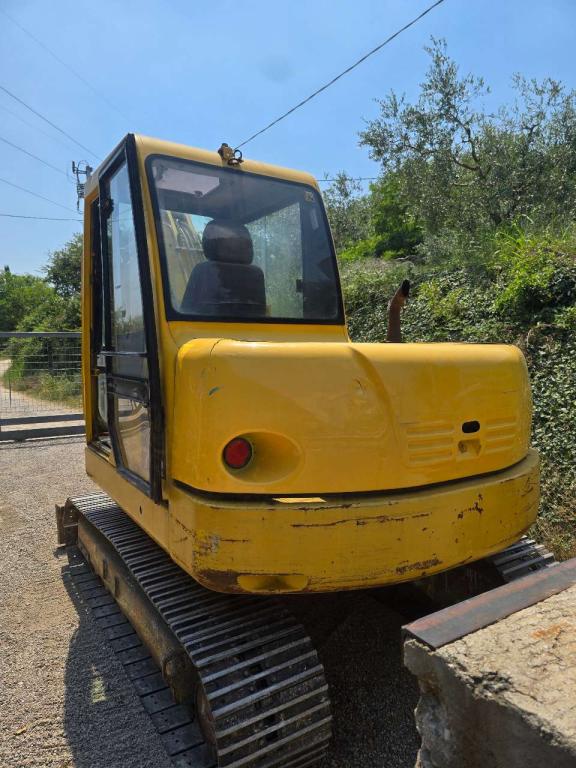Komatsu PC75-R Photo 4