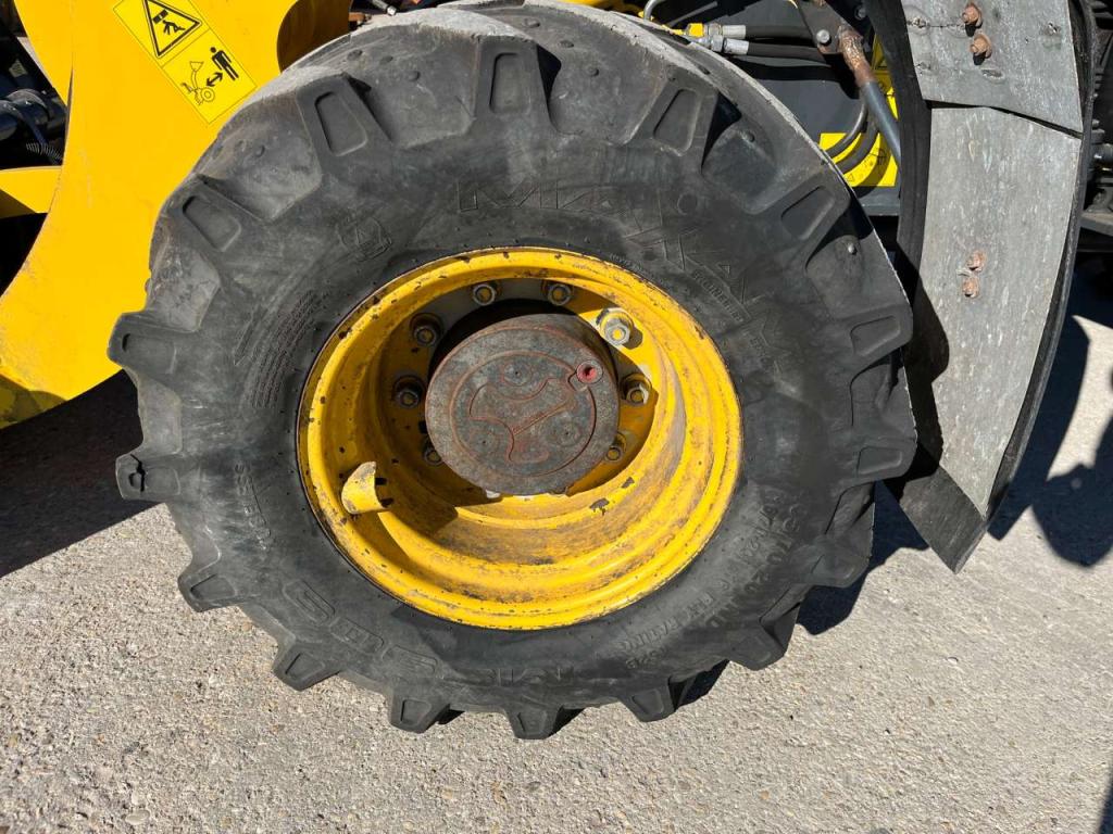 Komatsu WA100M-7 Photo 11