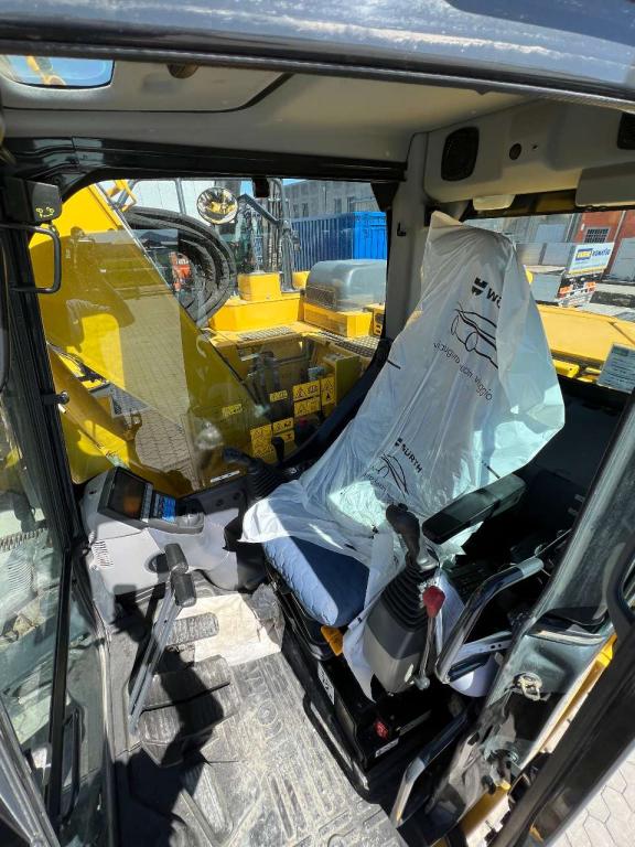 Komatsu PC138US-11 Photo 16