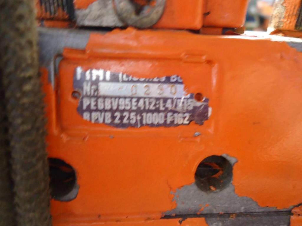 Engine injection pump for AD14C - FL14C - FD14 Photo 3