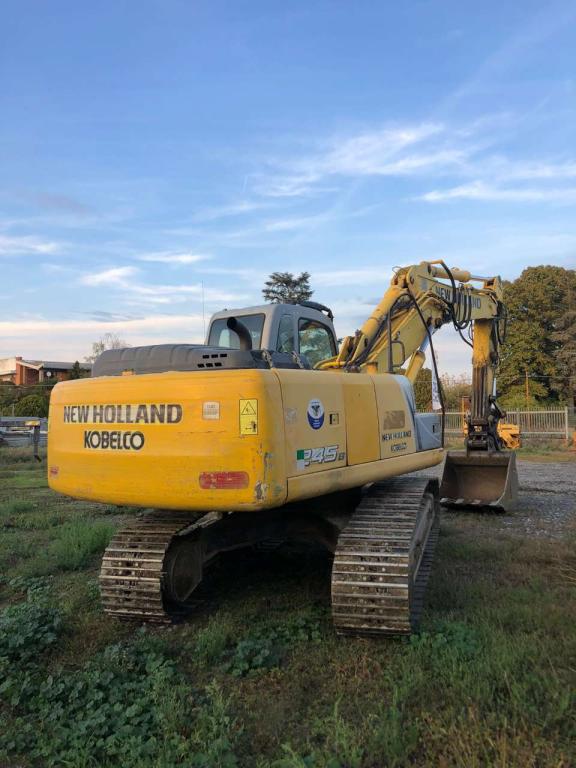 New Holland E245B Photo 1