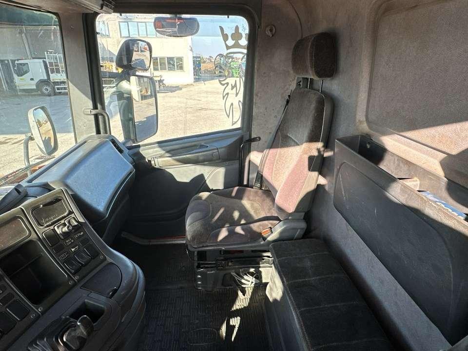 Scania T114 6x4  340CV Photo 14