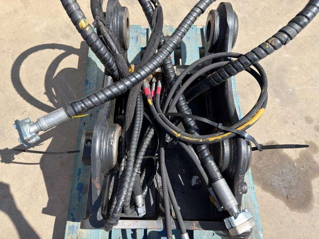 OilQuick OQ70/55 - M318D / 320D / 320E / 320F / 323D / 323E Photo 15