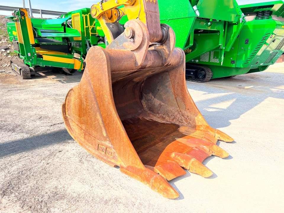 Komatsu PC490LC -11 Photo 5