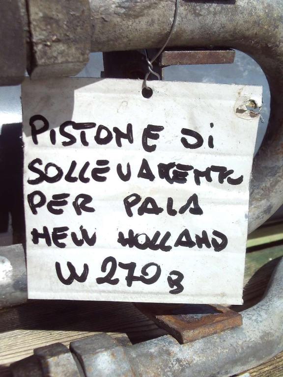 Lifting piston for New Holland W270B Photo 5