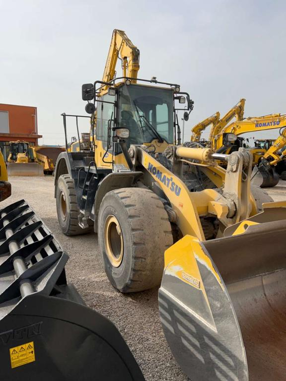 Komatsu WA380-8 Photo 14