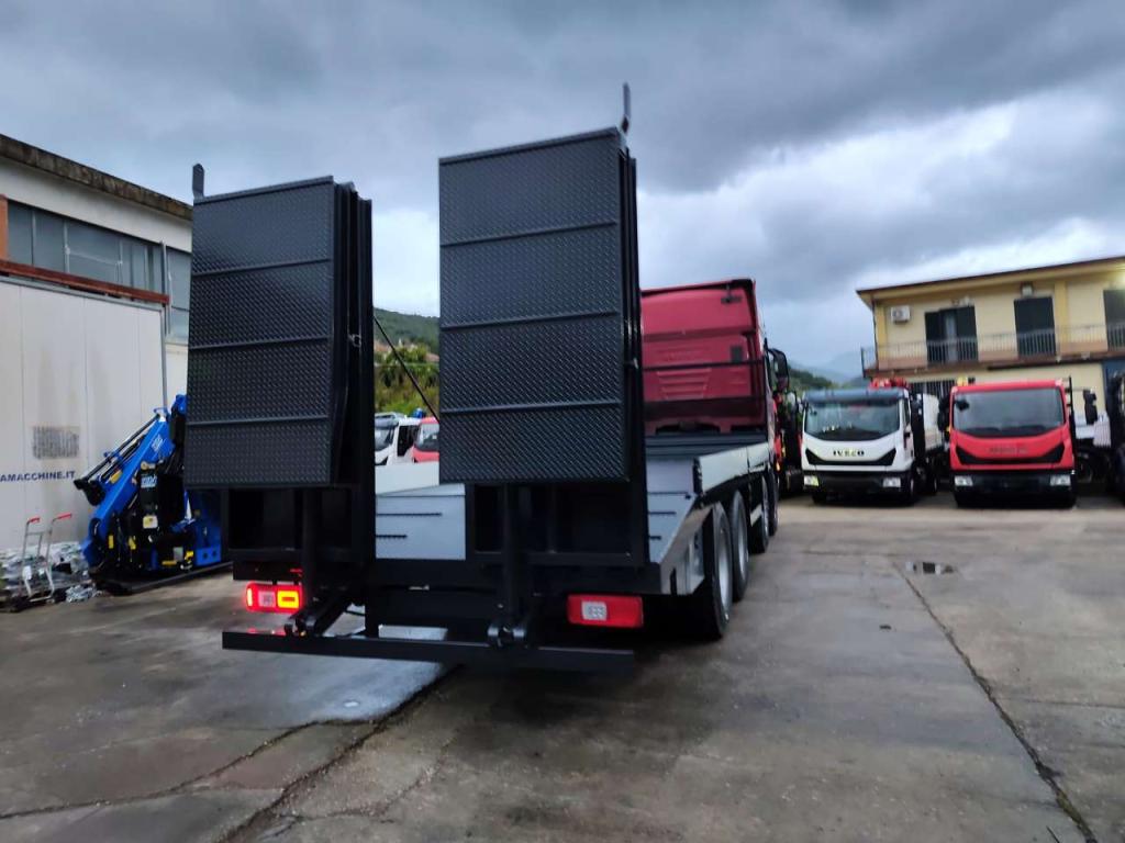 Iveco X-WAY 570 Photo 18