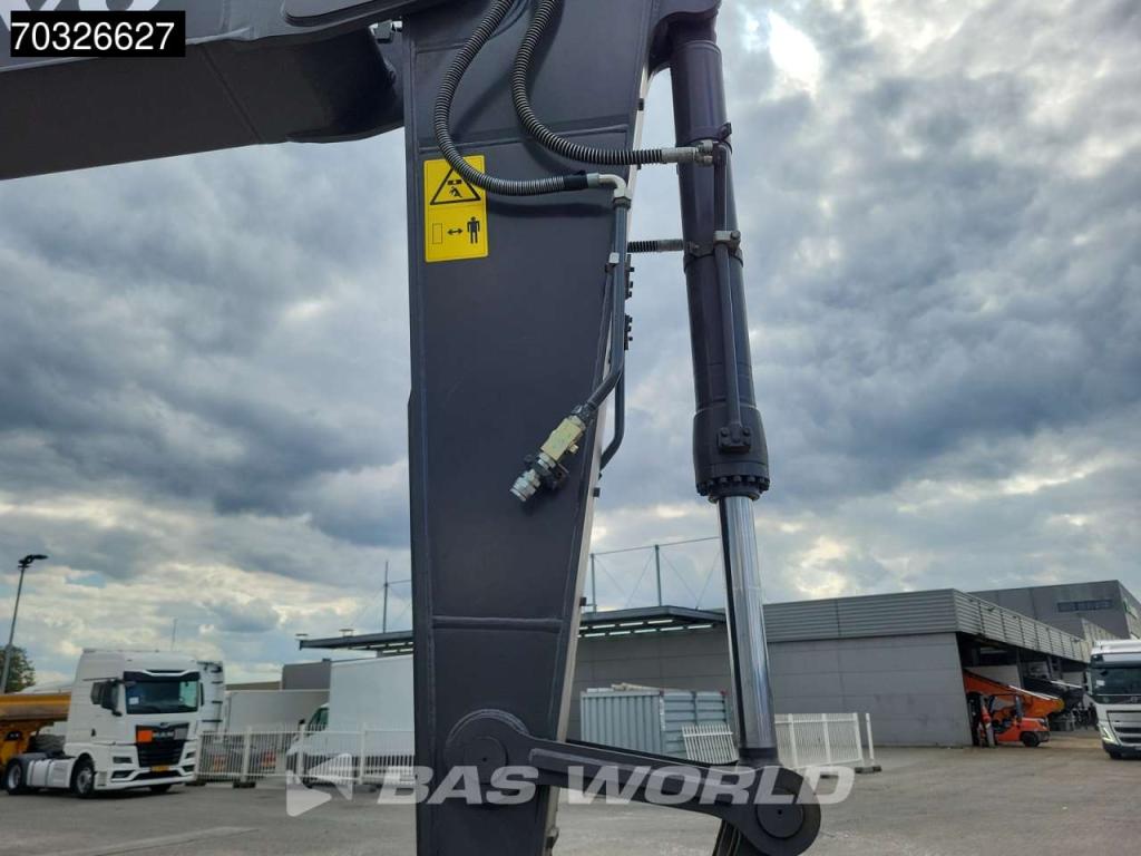 Volvo EC300 D L Photo 10