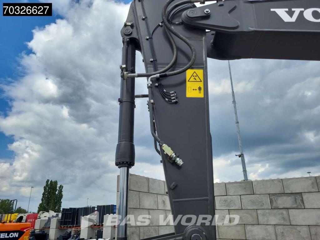 Volvo EC300 D L Photo 11