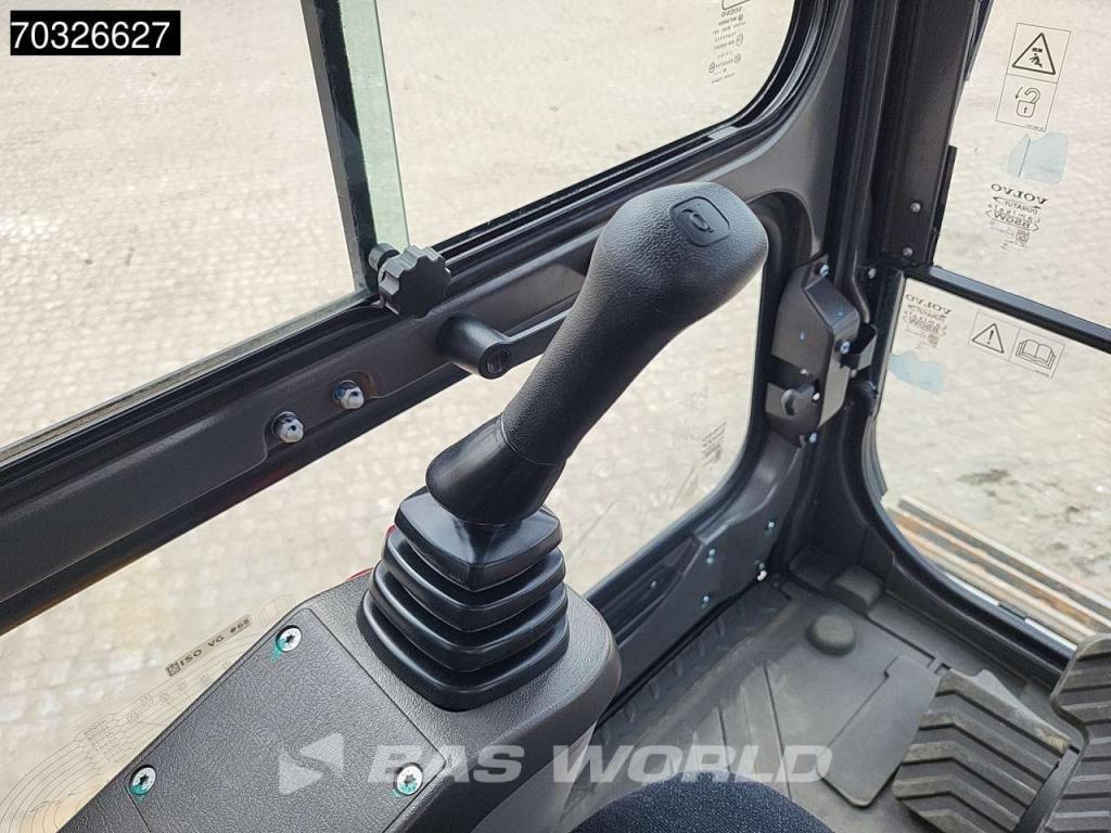 Volvo EC300 D L Photo 30