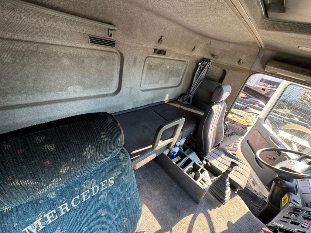 Mercedes-Benz ACTROS 1831 Photo 15