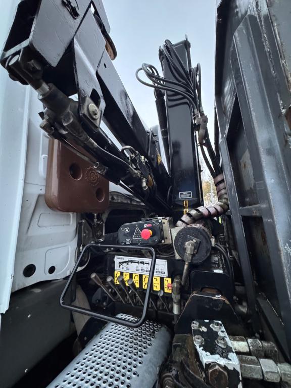 Mercedes-Benz ACTROS 1831 Photo 5