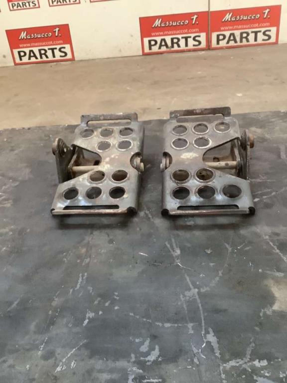 Pedal assembly for Bobcat 753 Photo 3