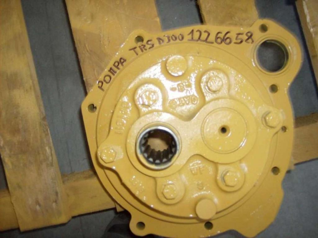 Hydraulic pump for Caterpillar D300D Photo 1