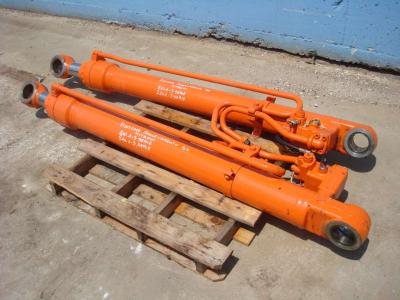 Lifting piston for Hitachi 210, 240 sold by OLM 90 Srl