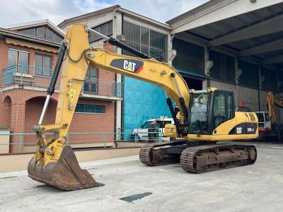 Caterpillar 323D sold by Massucco T. Srl