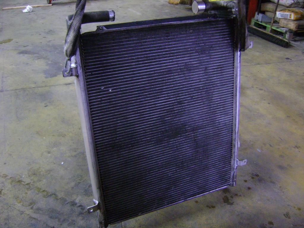 Hydraulic oil cooler for New Holland E 245 / E 215 Photo 1