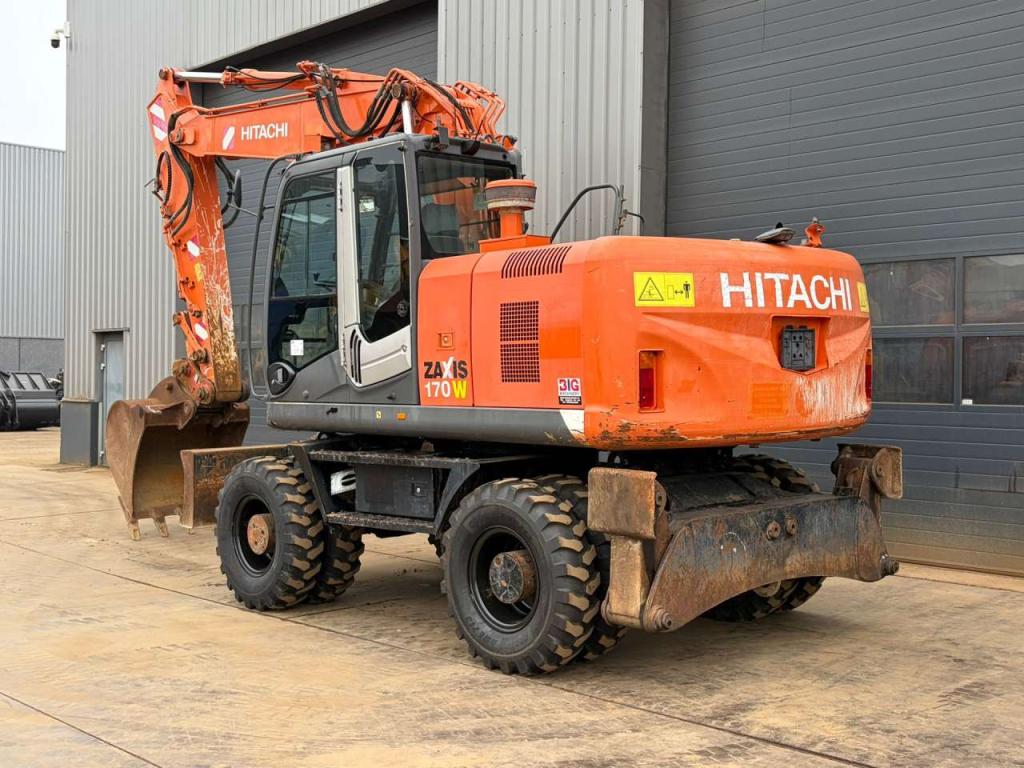 Hitachi ZX170W-3 Photo 3