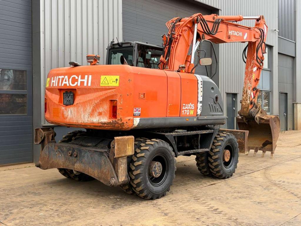 Hitachi ZX170W-3 Photo 5