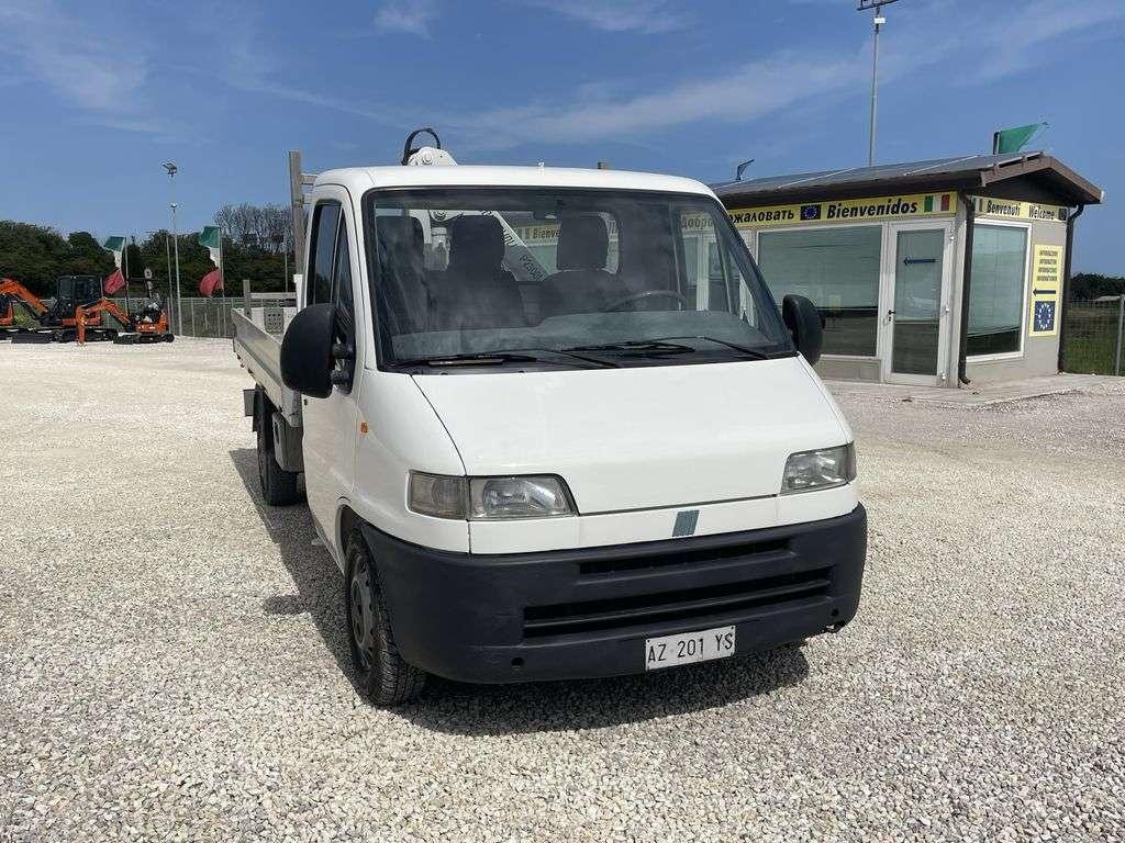 Iveco SANMARCO CON GRU Photo 2