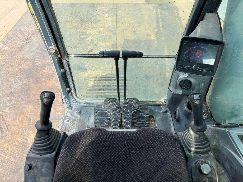 Hyundai Robex 380NLC-9 - Oilquick / Automatic Greasing Photo 9